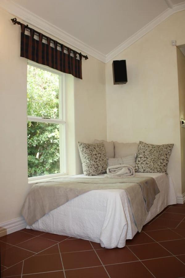 Bed and Breakfast Camelot In Constantia Città del Capo Esterno foto