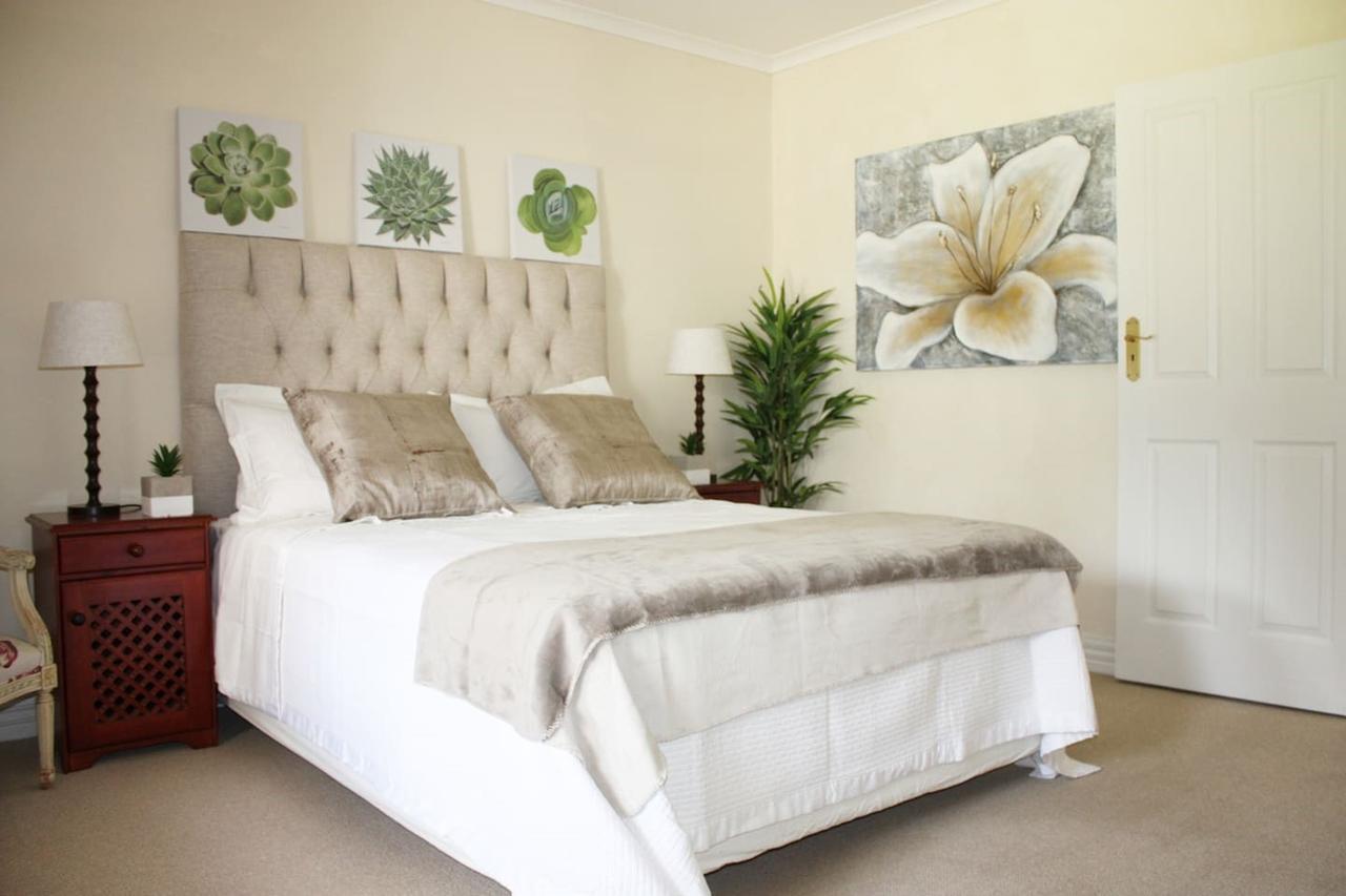 Bed and Breakfast Camelot In Constantia Città del Capo Esterno foto