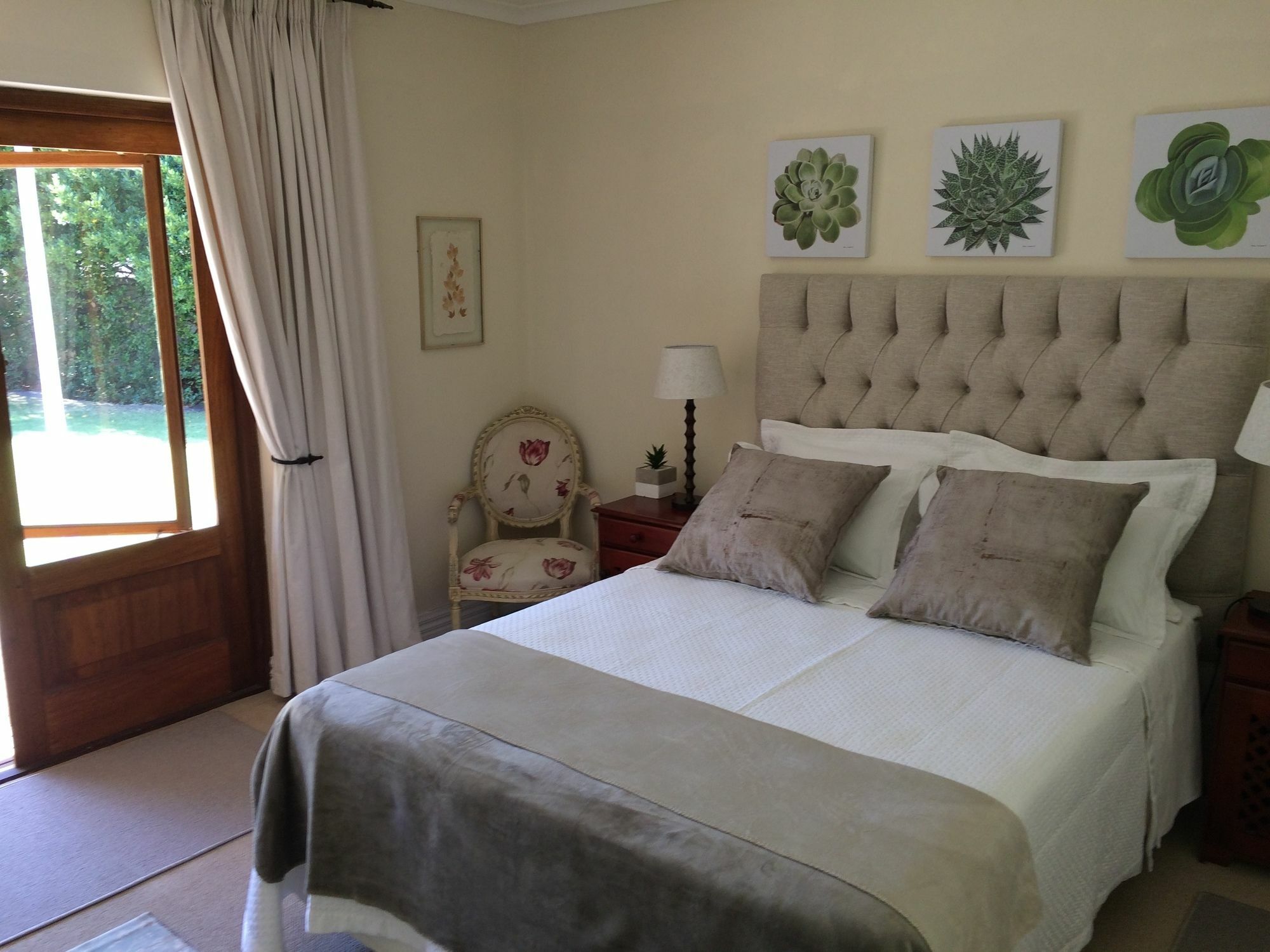 Bed and Breakfast Camelot In Constantia Città del Capo Esterno foto